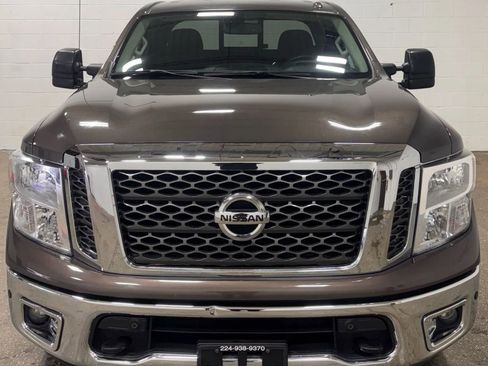 Used 2017 Nissan Titan SV image 7