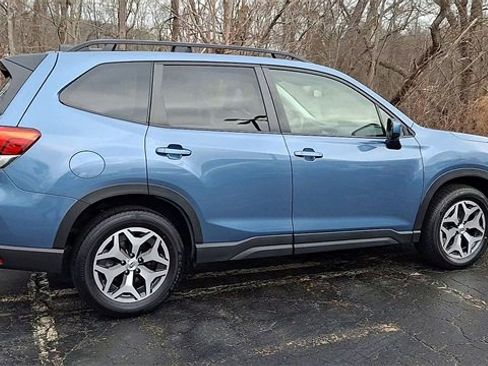 Used 2024 Subaru Forester Premium image 8