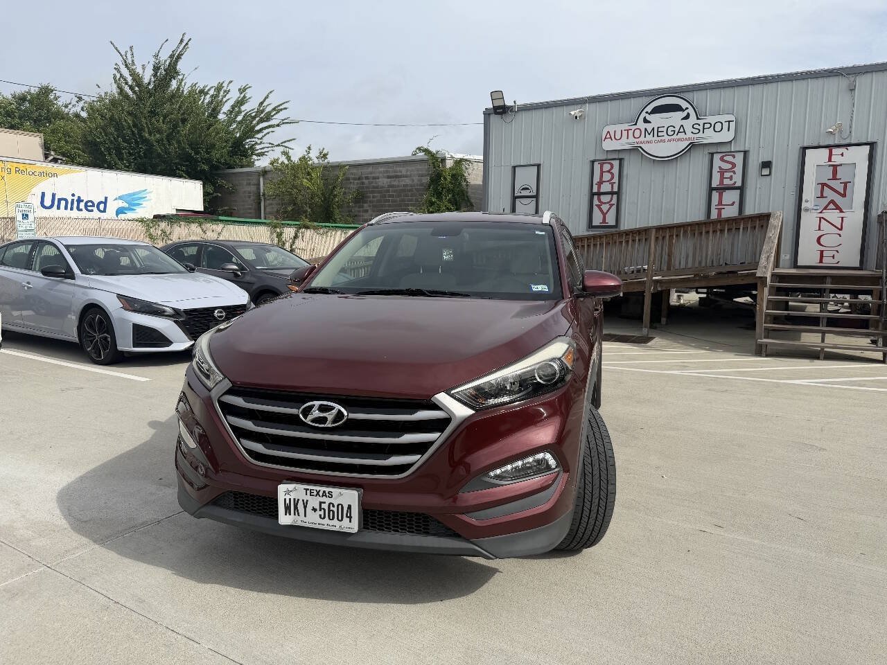 Used 2017 Hyundai Tucson SE w/ SE Popular Package 02 AWD/4WD image 2