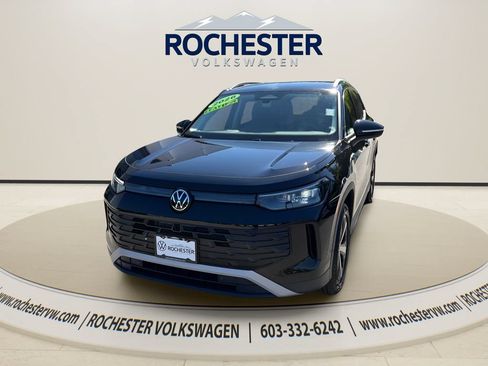 Used 2026 Volkswagen Tiguan SE AWD/4WD image 1