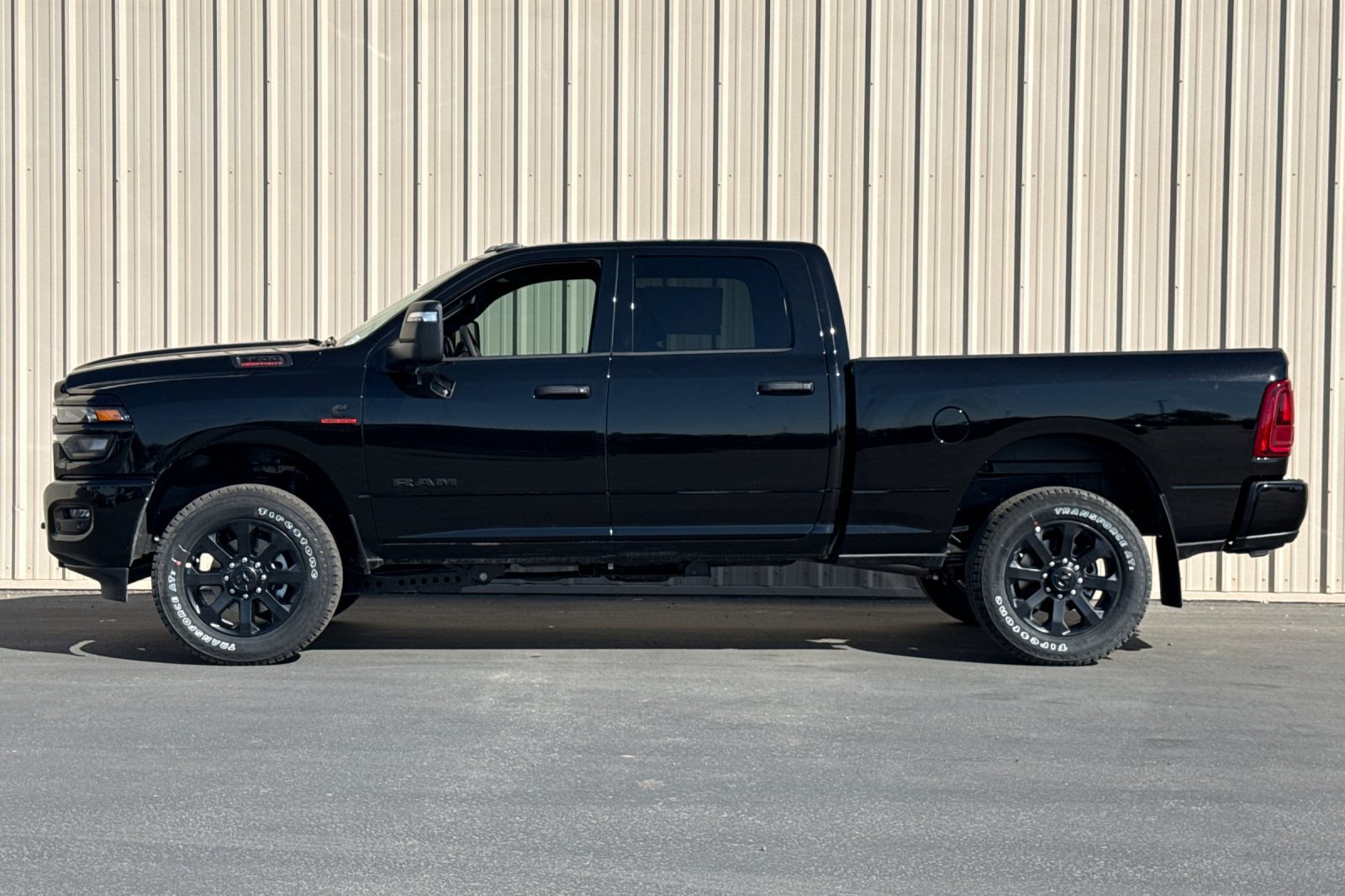 New 2026 RAM 3500 Big Horn AWD/4WD image 13
