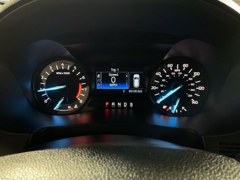 Used 2018 Ford Explorer XLT AWD/4WD image 26