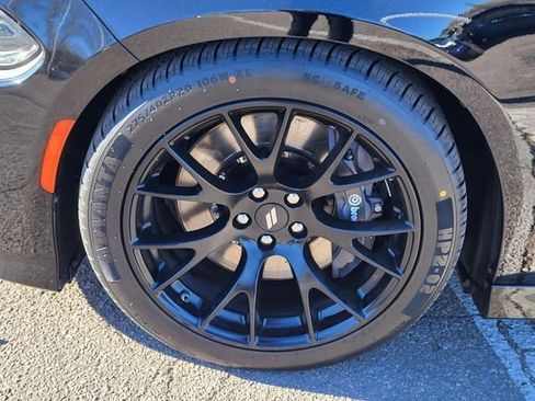 Used 2019 Dodge Charger Scat Pack w/ Dynamics Package image 11