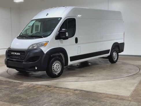 Used 2025 RAM ProMaster 3500 w/ Convenience Group FWD image 4
