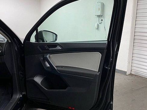 Used 2019 Volkswagen Tiguan S image 19