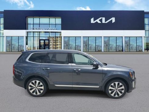Used 2022 Kia Telluride S AWD/4WD image 3