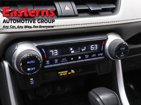 Used 2022 Toyota RAV4 XLE image 20