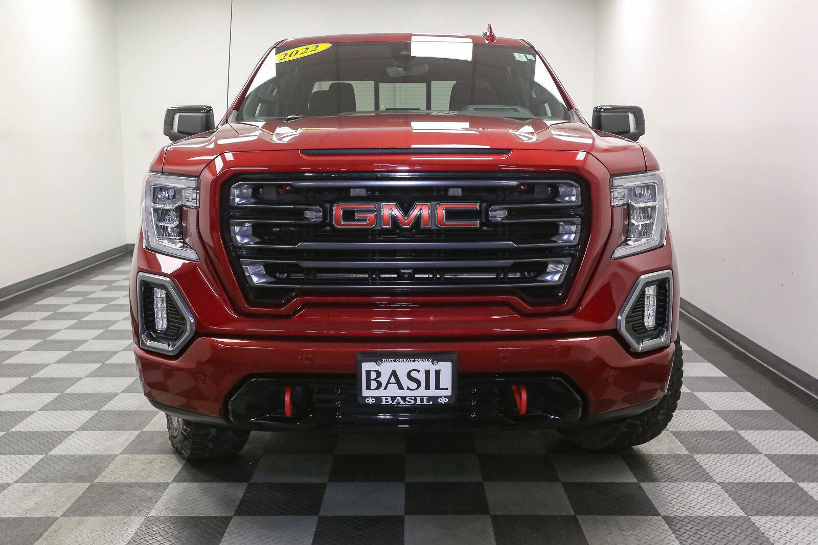 Used 2022 GMC Sierra 1500 AT4 w/ AT4 Premium Package AWD/4WD image 3