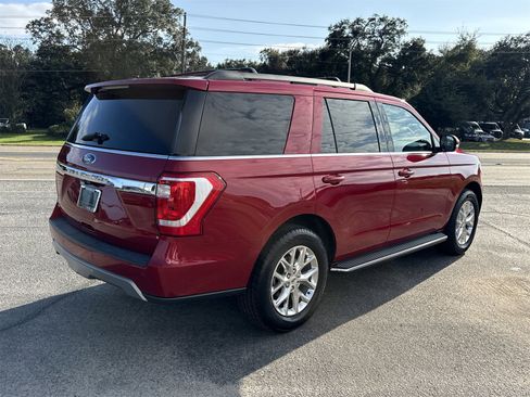 Used 2021 Ford Expedition XLT image 5
