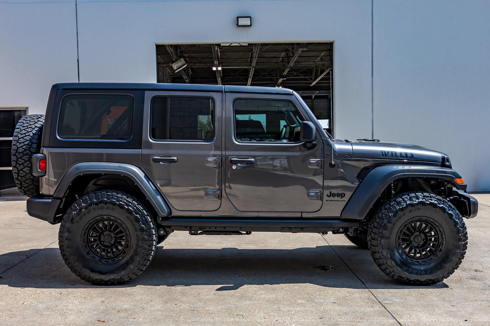 Used 2023 Jeep Wrangler Unlimited Sport AWD/4WD image 11