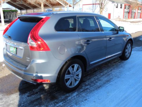 Used 2017 Volvo XC60 T5 Inscription w/ Preferred Option Package image 11
