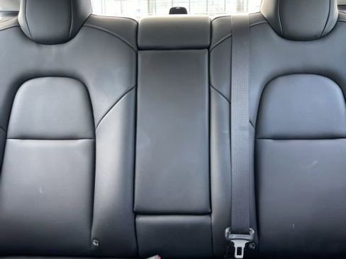 Used 2021 Tesla Model 3 Standard Range Plus image 4