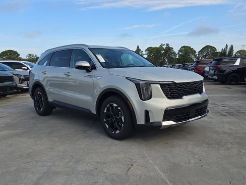 New 2026 Kia Sorento S FWD image 2