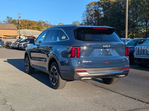 New 2026 Kia Sorento S w/ S Panoramic Sunroof Package image 6