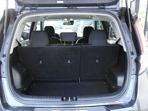 Used 2023 Kia Soul LX image 8