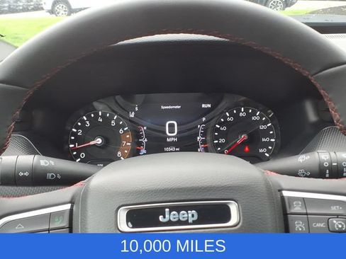 Used 2025 Jeep Compass Trailhawk AWD/4WD image 19
