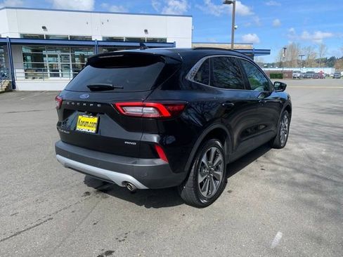 Used 2024 Ford Escape Platinum image 7