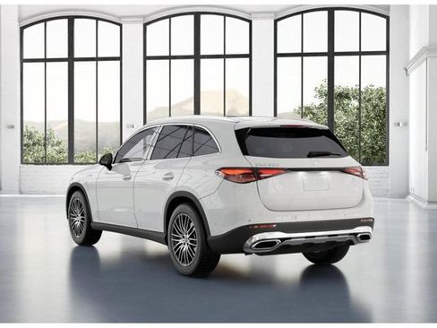 Used 2026 Mercedes-Benz GLC 300 image 29