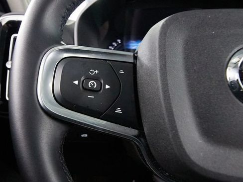 Certified 2026 Volvo XC40 B5 Plus AWD/4WD image 17