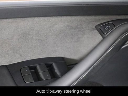 Used 2024 Tesla Model Y Long Range image 16