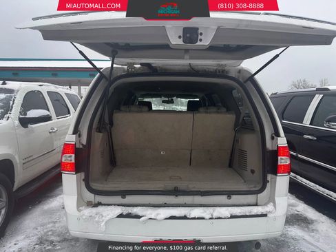 Used 2012 Lincoln Navigator 4WD image 7