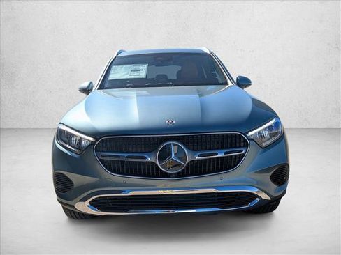 Used 2026 Mercedes-Benz GLC 300 image 2