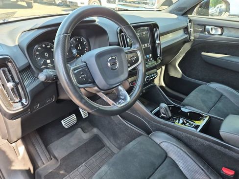 Used 2020 Volvo XC40 T5 R-Design w/ Protection Package Premier AWD/4WD image 18
