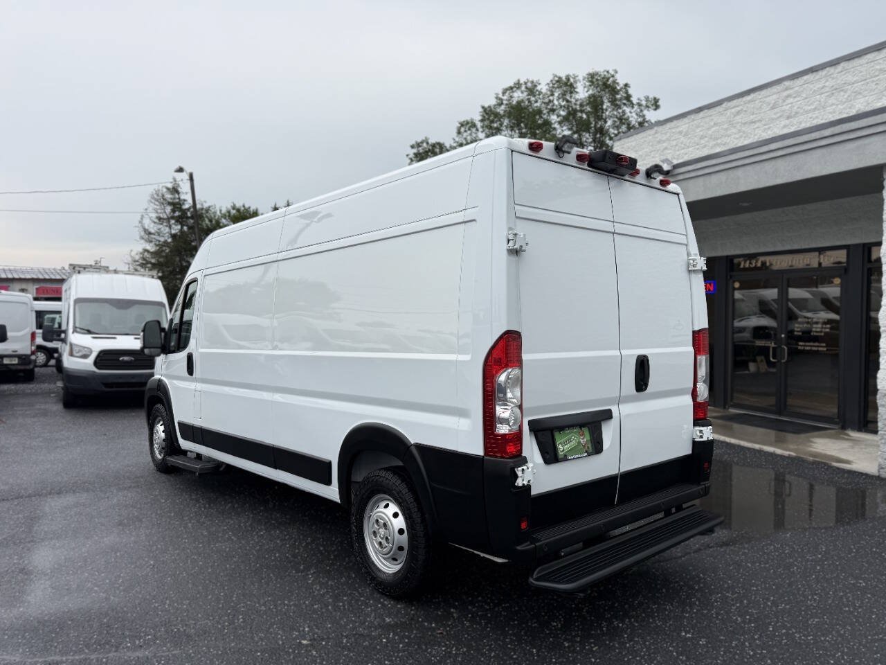 Used 2021 RAM ProMaster 2500 w/ Interior LED Lighting Group FWD image 2