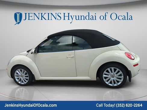 Used 2008 Volkswagen Beetle SE FWD image 8