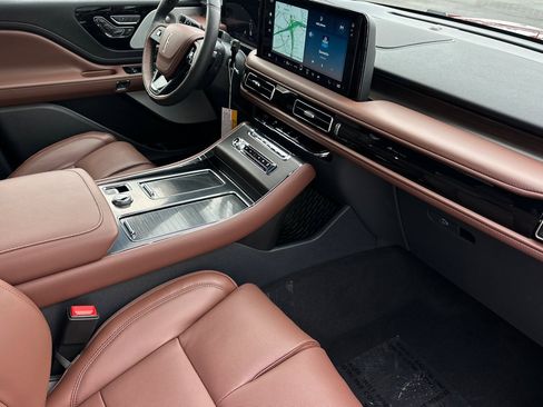 New 2026 Lincoln Aviator Reserve image 16