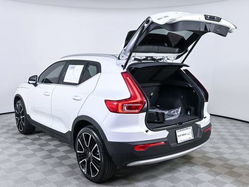 Used 2024 Volvo XC40 B5 Ultimate w/ Protection Package Premier image 34
