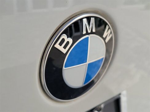 Used 2022 BMW X5 M50i w/ Executive Package image 9