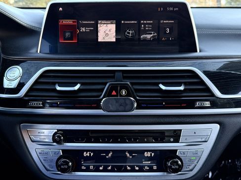 Used 2019 BMW 750i xDrive w/ Executive Package image 30