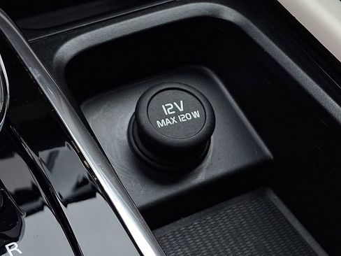 Used 2023 Volvo XC90 B6 Ultimate w/ Protection Package Premier image 26