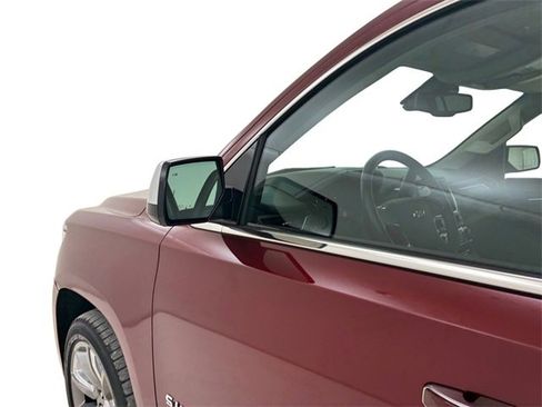 Used 2016 Chevrolet Suburban LTZ image 10