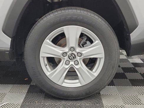 Used 2019 Toyota RAV4 XLE FWD image 10