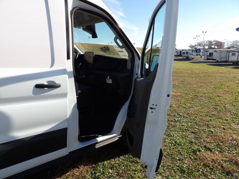 New 2026 Ford Transit 250 148 Medium Roof RWD image 12