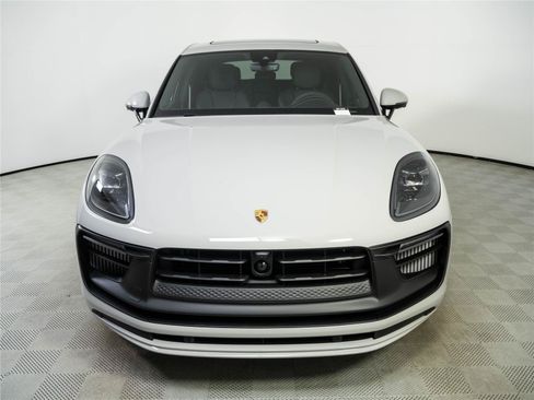 New 2026 Porsche Macan GTS AWD/4WD image 36