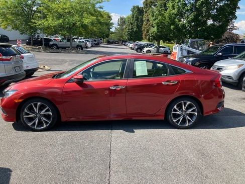 Used 2019 Honda Civic Touring image 7