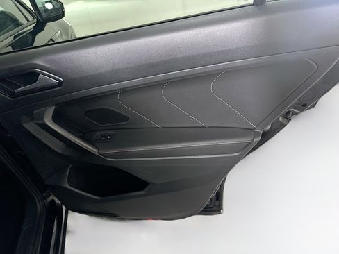 Used 2022 Volkswagen Tiguan SE R-Line image 29