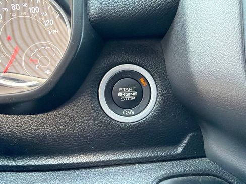 Used 2023 RAM 1500 Laramie AWD/4WD image 39