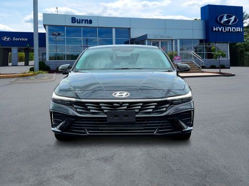 New 2025 Hyundai Elantra Limited image 12