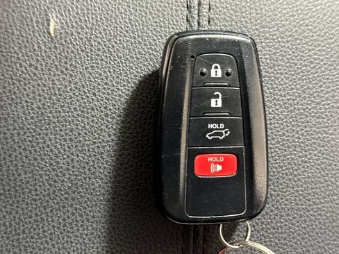 Used 2020 Toyota RAV4 XLE Premium AWD/4WD image 43