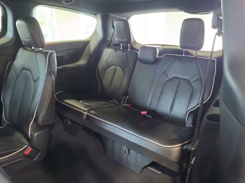Used 2026 Chrysler Pacifica Limited w/ S Appearance Package FWD image 36