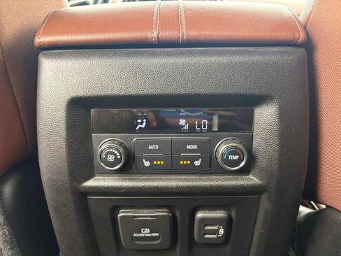 Used 2019 Chevrolet Traverse High Country w/ LPO, Floor Liner Package AWD/4WD image 12