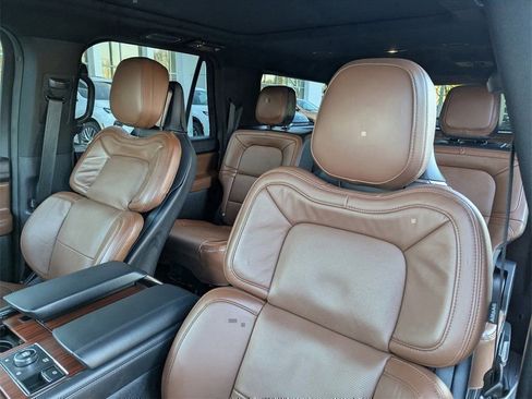 Used 2024 Lincoln Navigator L Reserve image 14