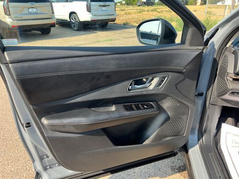 Used 2025 Nissan Ariya AWD image 27