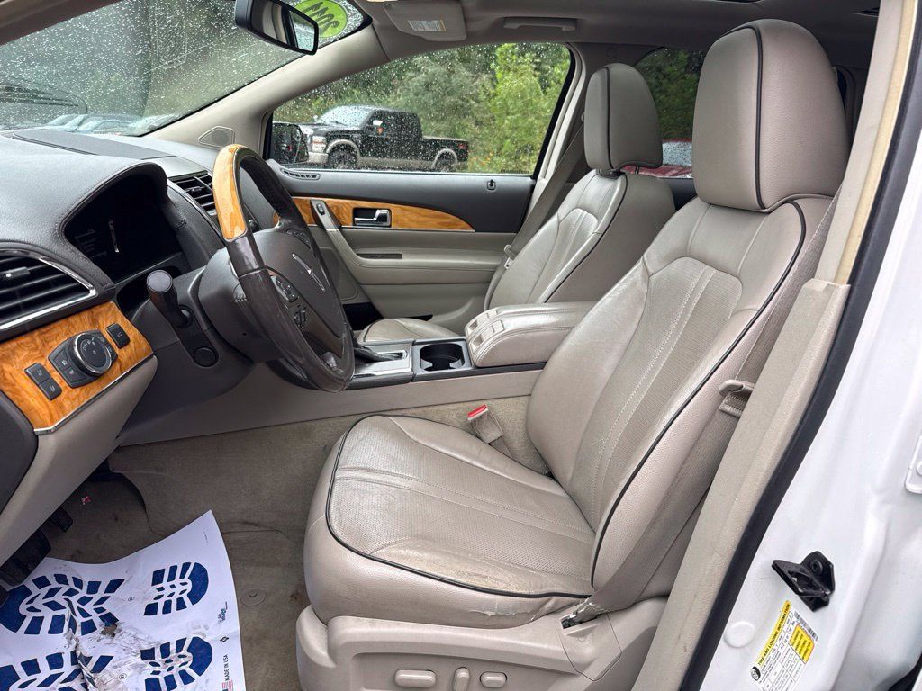 Used 2011 Lincoln MKX AWD w/ 101A Rapid Spec Order Code image 12