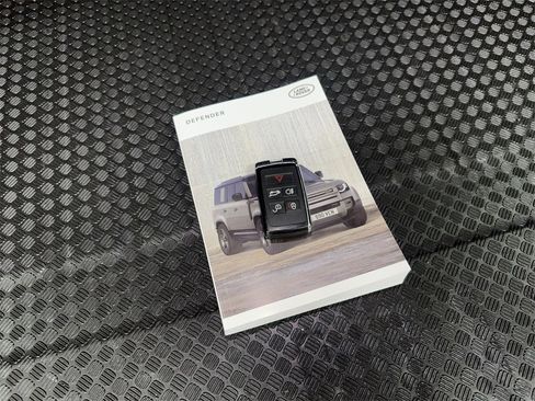 Used 2025 Land Rover Defender 110 S image 75