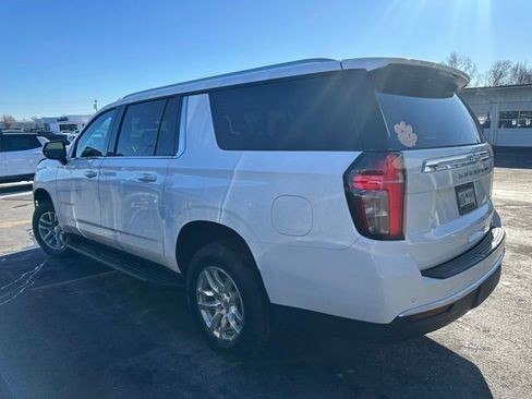 Used 2023 Chevrolet Suburban LT image 13